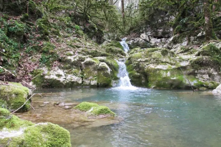 خانیکان از اماکن دیدنی نوشهر