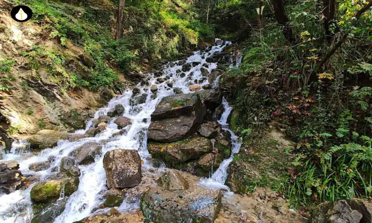 اب گرم لاویج چمستان